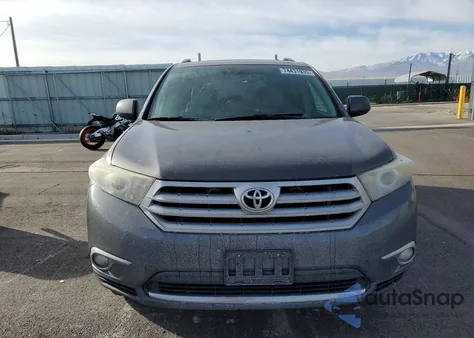 2012 Toyota Highlander Base из США, поврежденный, VIN 5TDBK3EH7CS116106